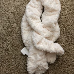 Beautiful brand new white fluffy scarf